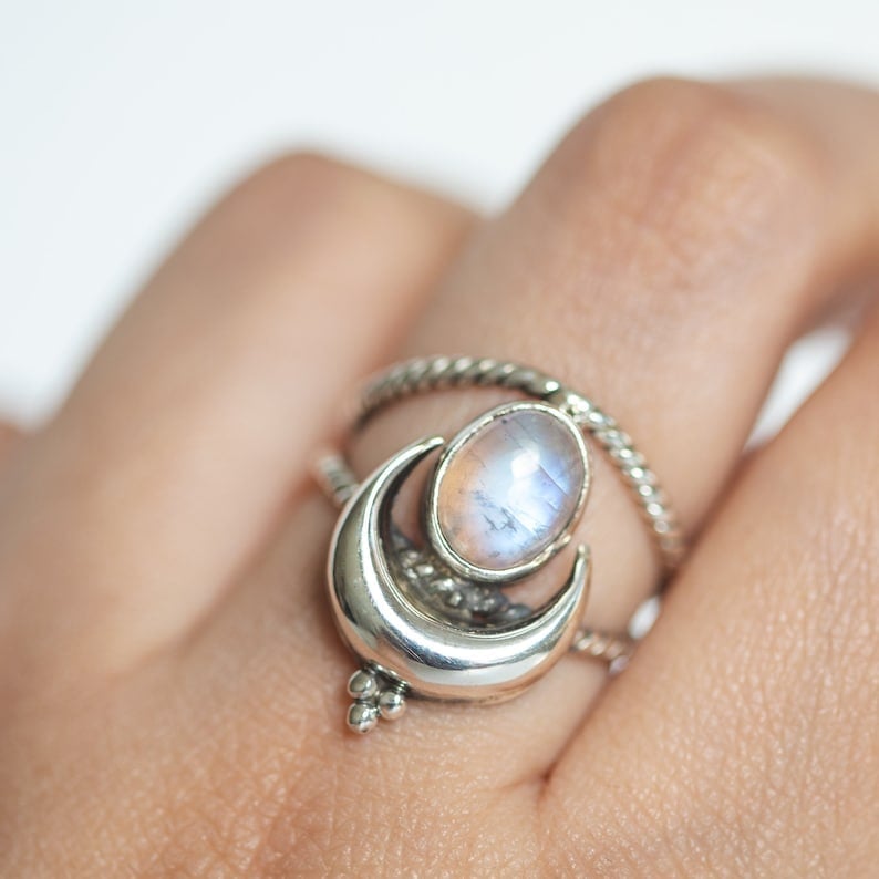 🔥Oval Rainbow Moonstone Moon Phase Ring