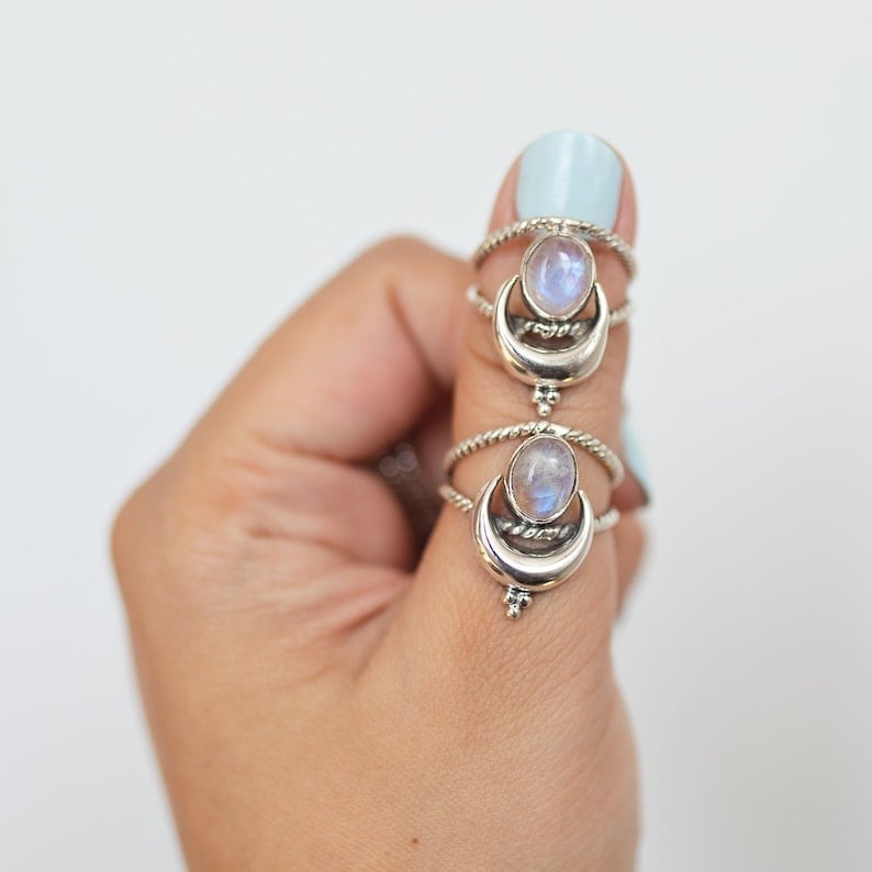 🔥Oval Rainbow Moonstone Moon Phase Ring