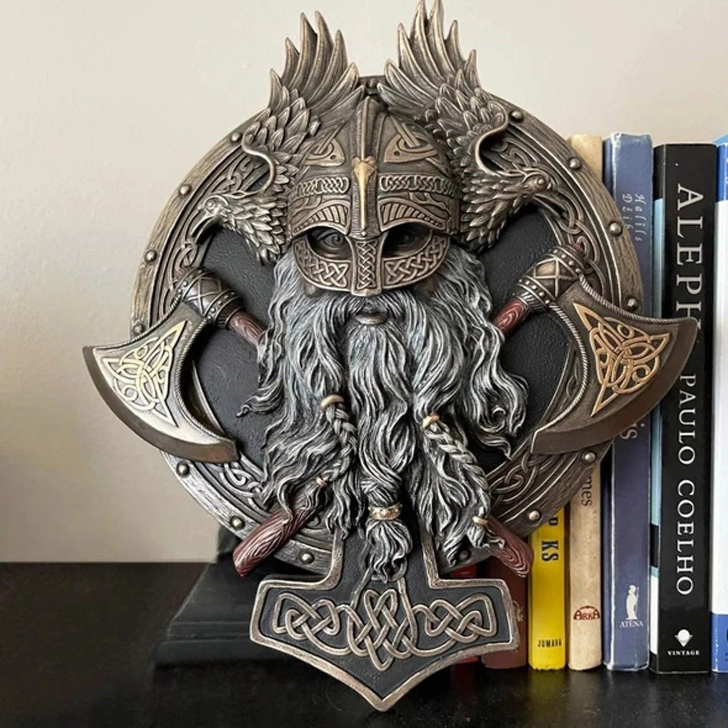 đRetro Viking Berserker Double Axe Wall Decorative Plaque Resin Ornaments Wall Decor Plaqueđ„ đ„