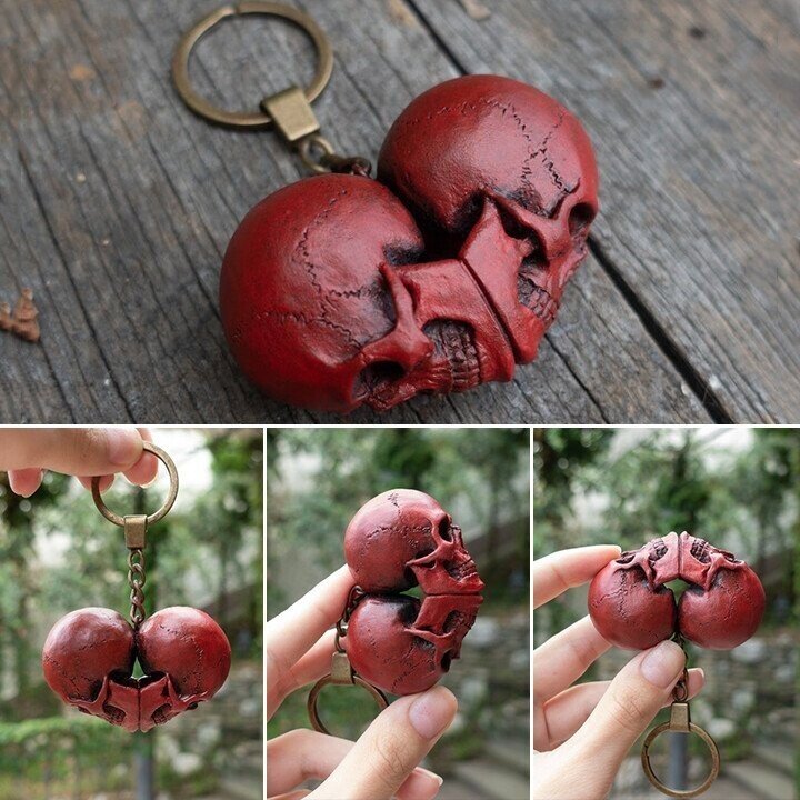 💕Unswerving till death-☠️Anatomical Skull Red Heart Pendant Keychain☠️
